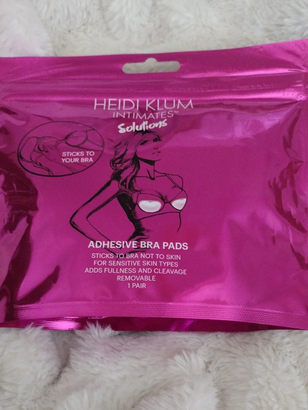 Heidi Klum Intimates Adhesive Bra Pads - Bright Pink Package